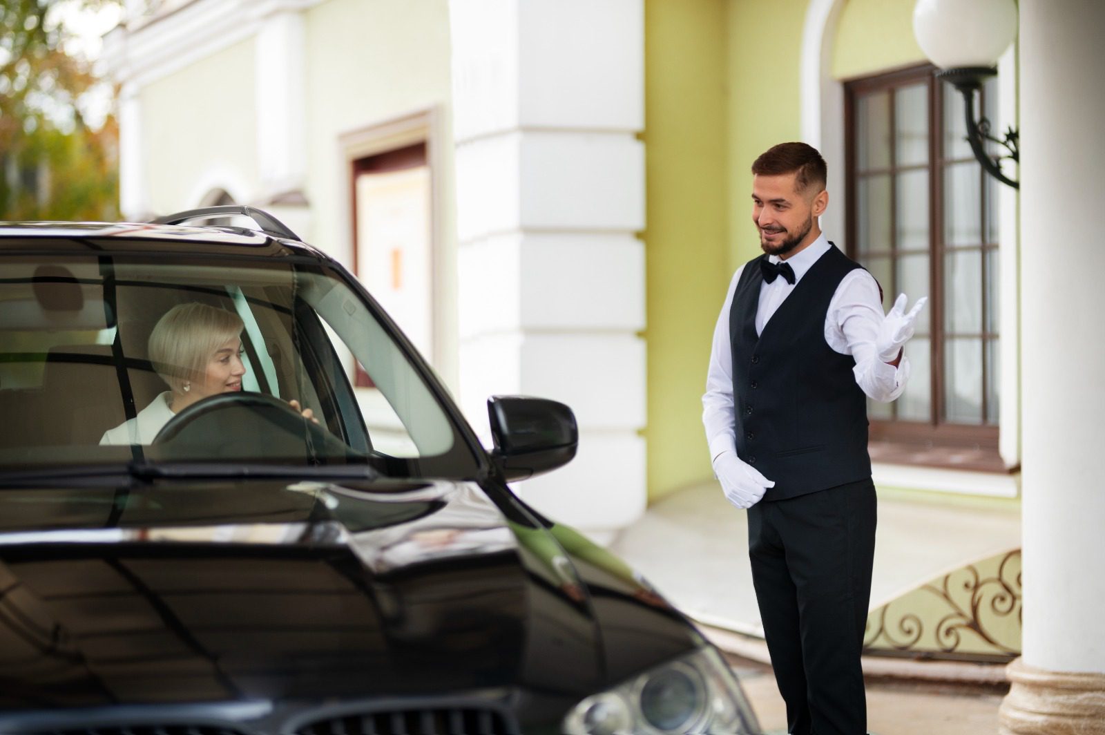 Tailored Chauffeur Services for Business Travelers in UAE