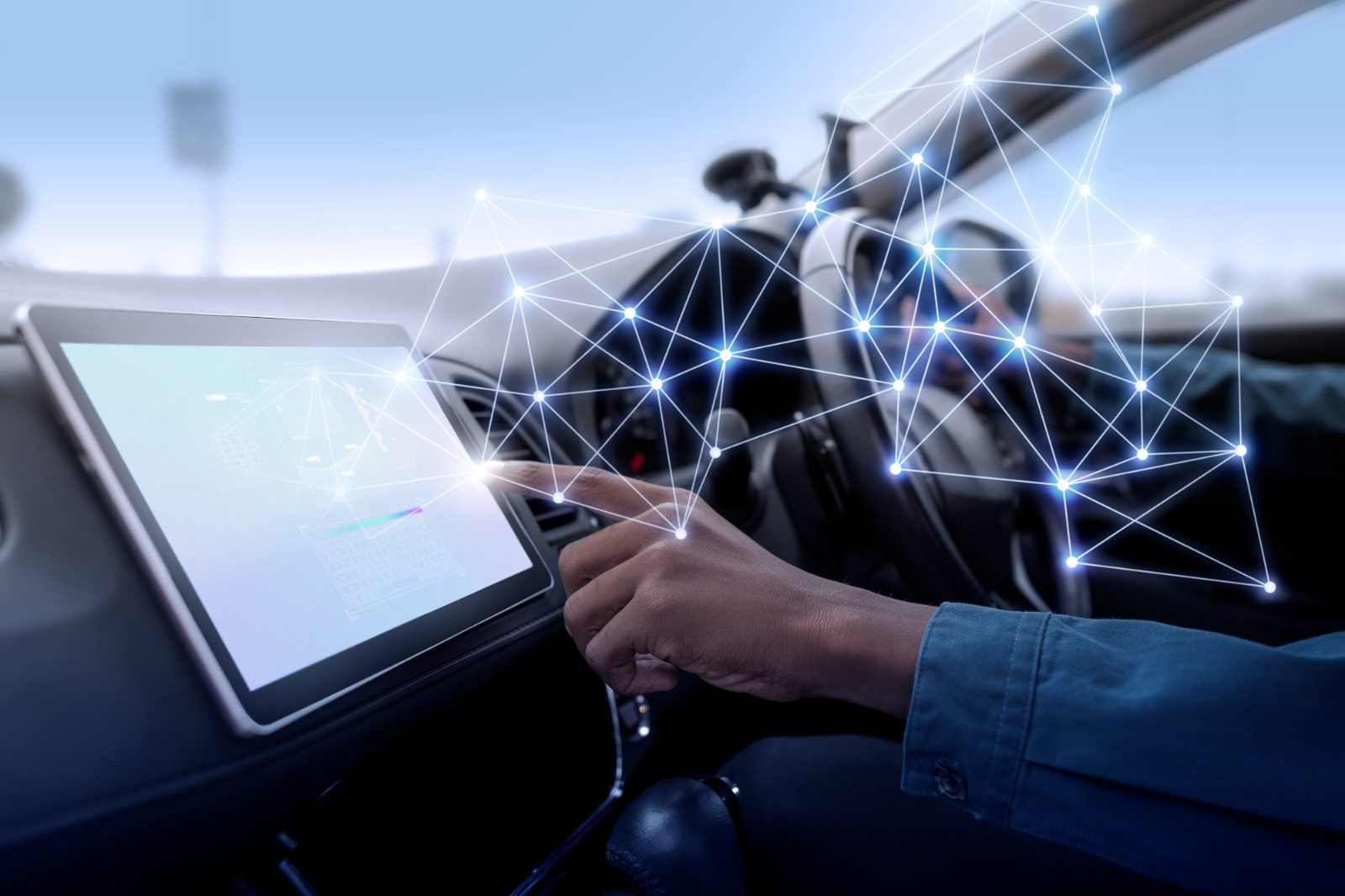 A Guide to Must-Experience Luxury Car Features with RiderZone Chauffeur Services in UAE