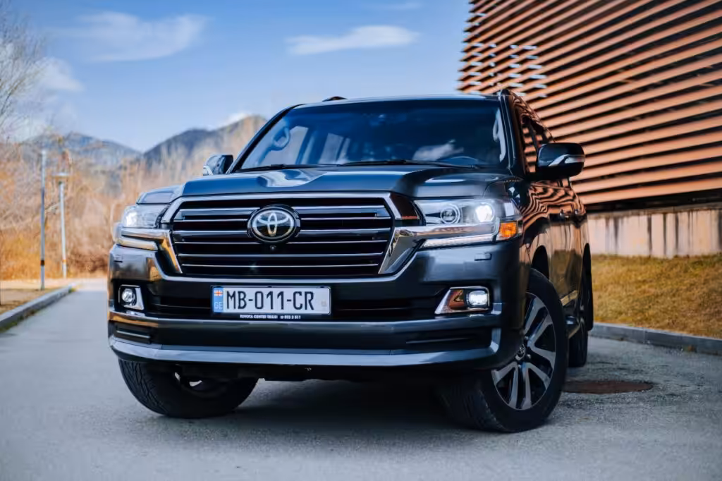 Top SUVs for Chauffeur Hire in Dubai 2025