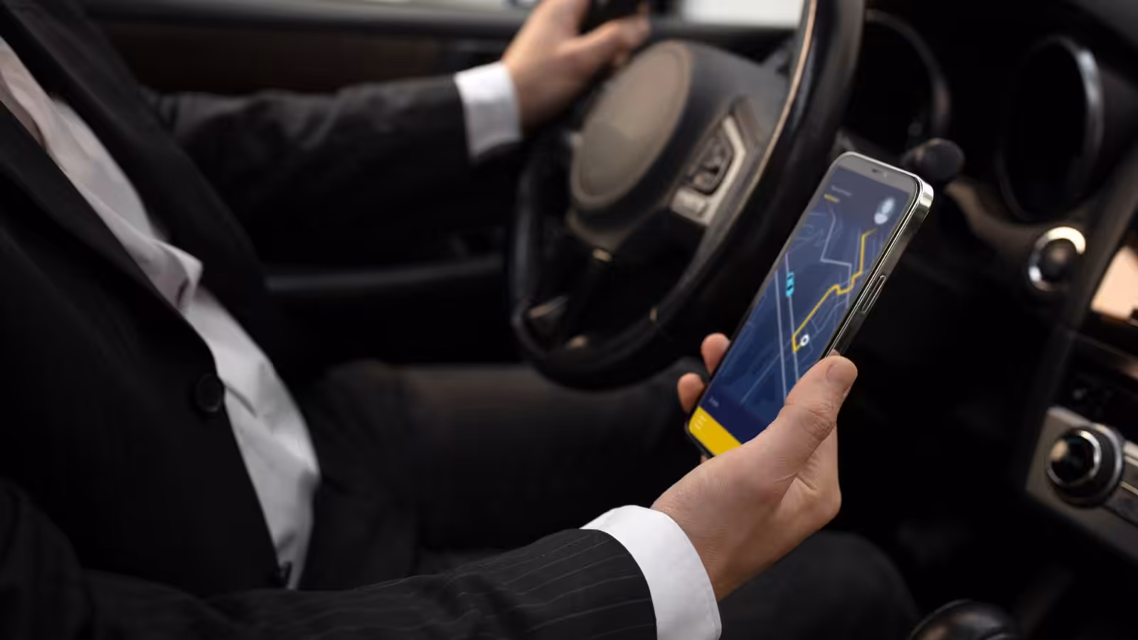 Latest Trends in Dubai Travel with Chauffeur Services 
