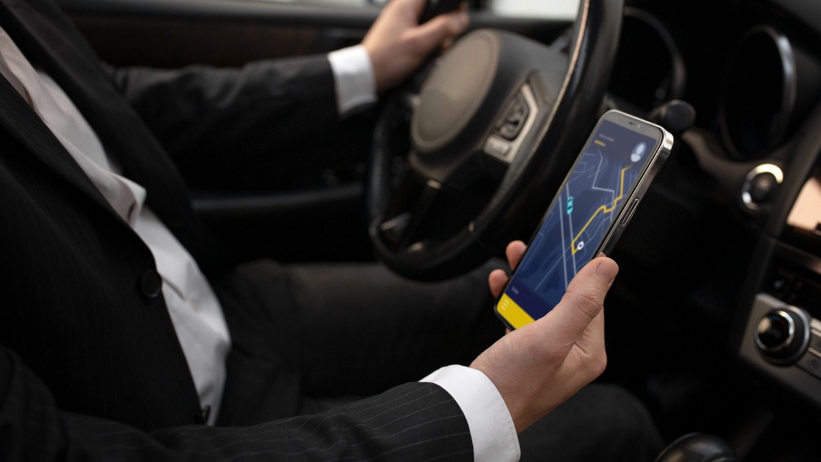 Latest Trends in Dubai Travel with Chauffeur Services