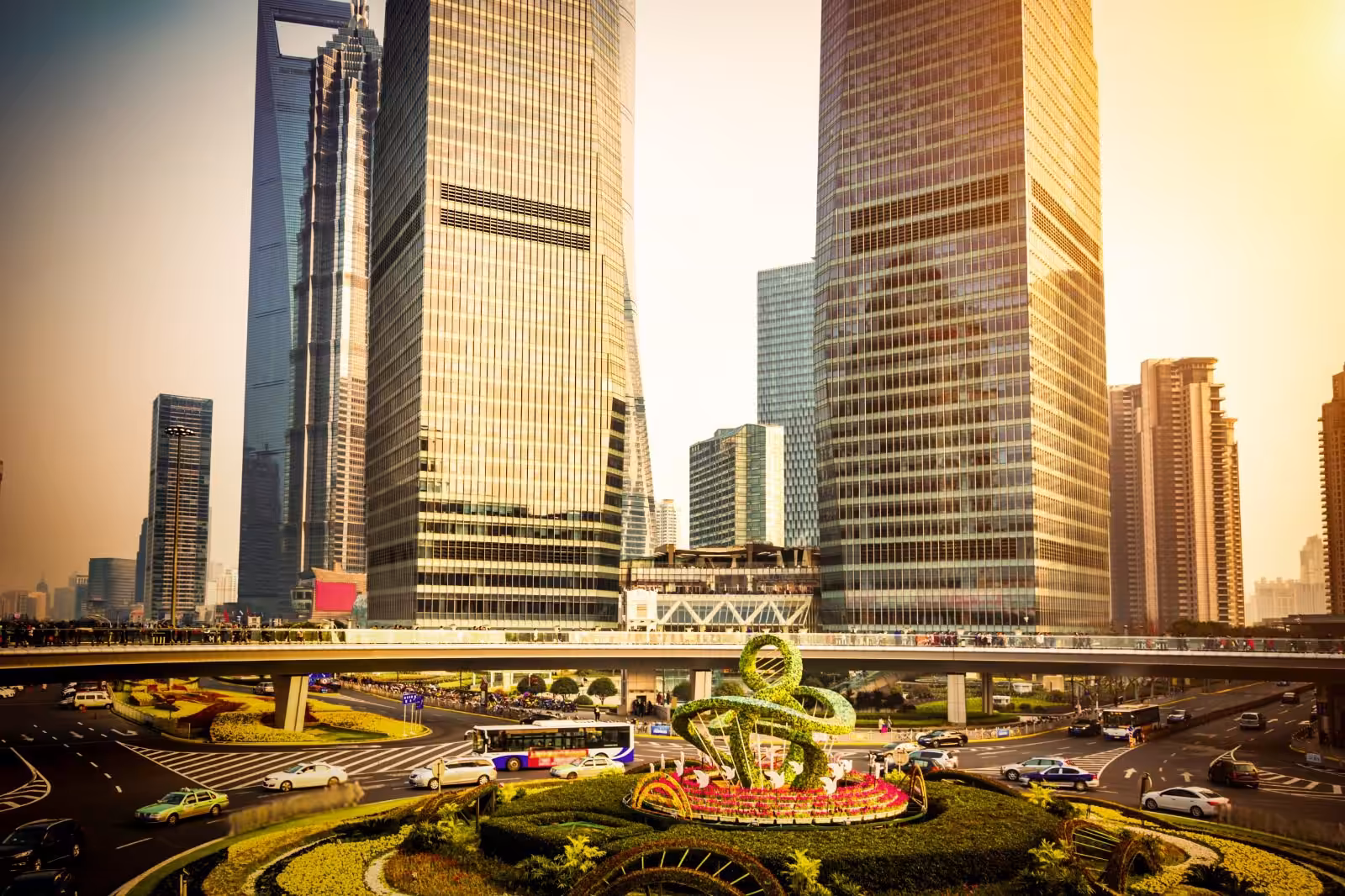 Dubai Welcomes 8. Million, Tourism Thrives