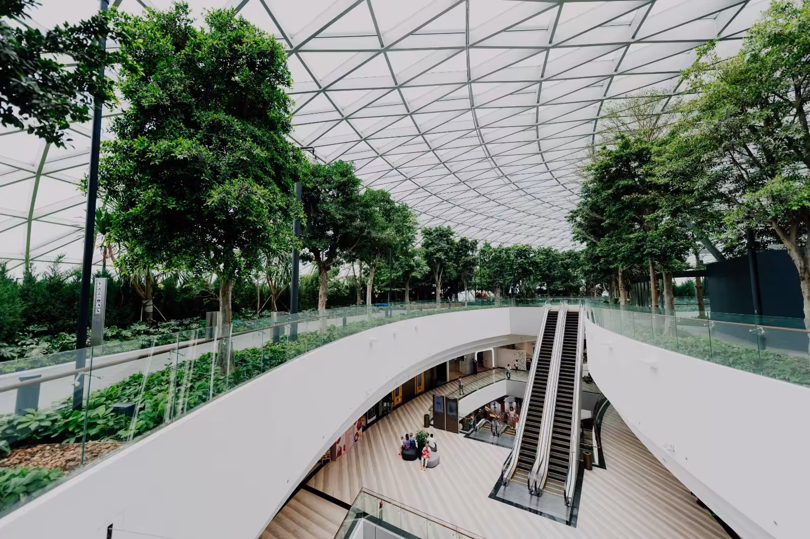 Top 10 Must-Visit Shopping Destinations in Dubai 2025