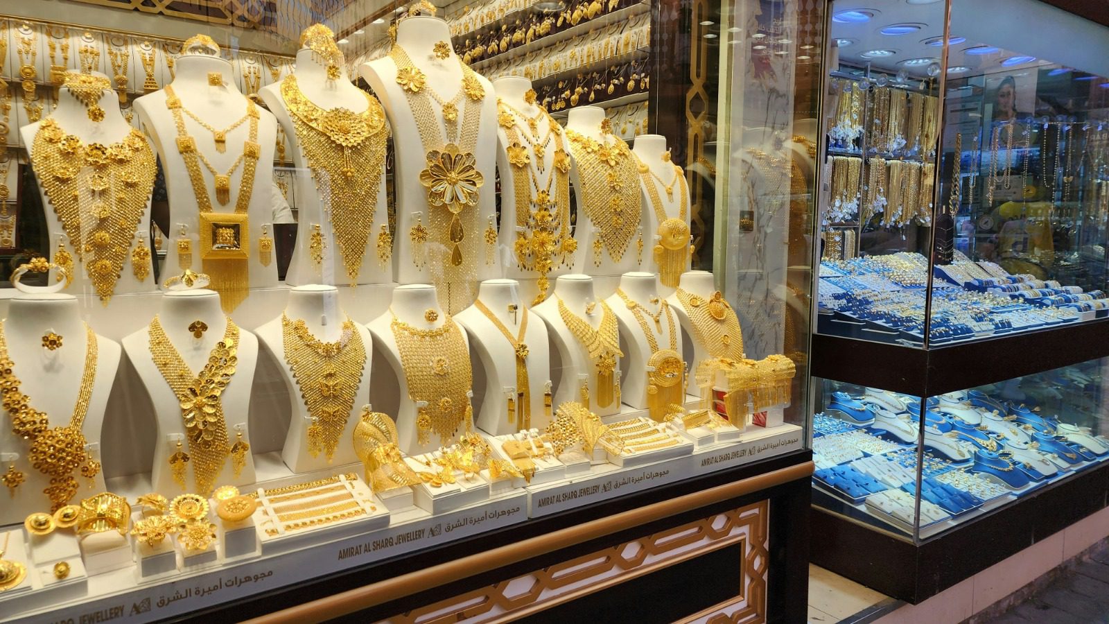 Top 10 Must-Visit Shopping Destinations in Dubai 2025 