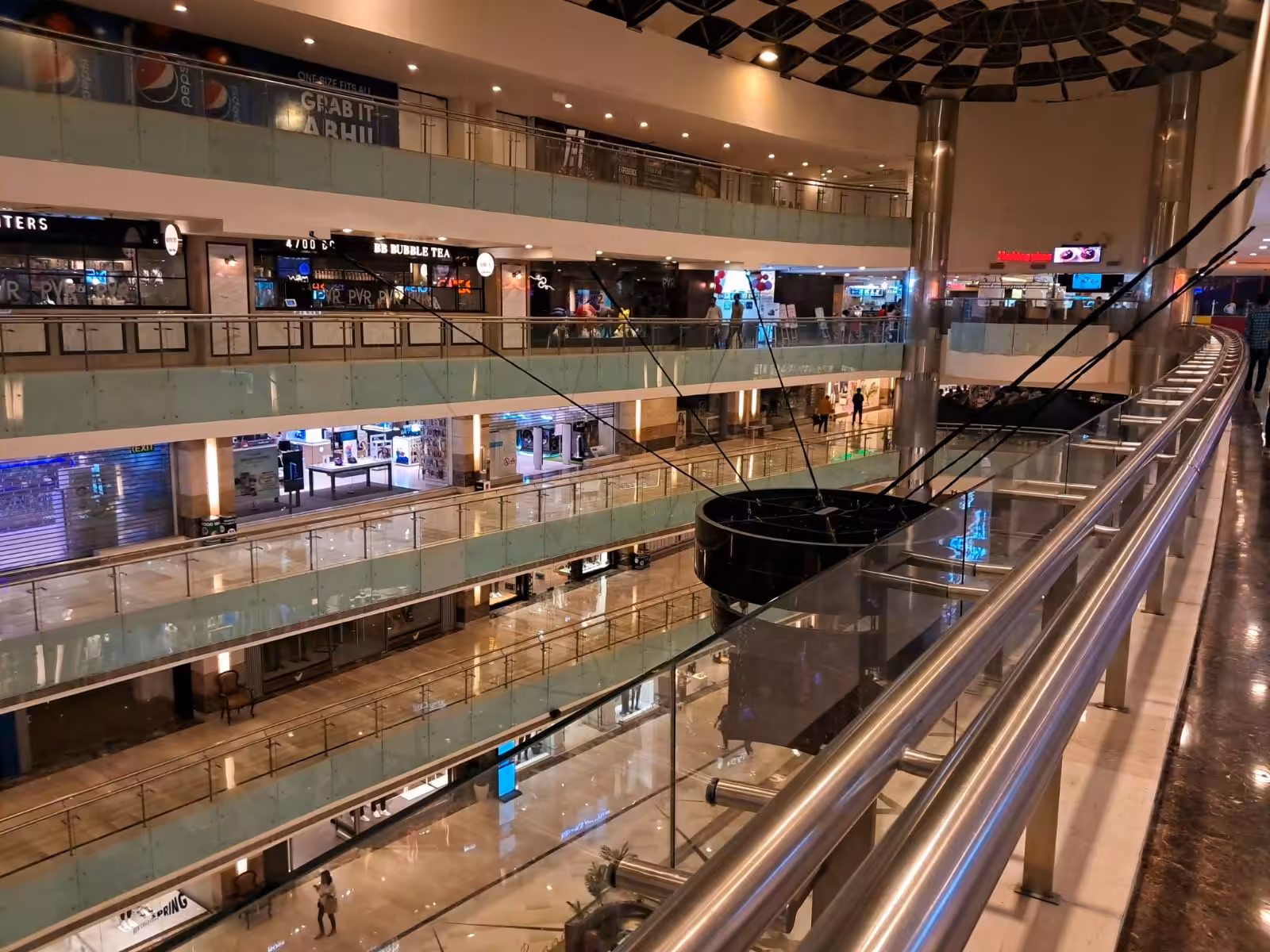 Top 10 Must-Visit Shopping Destinations in Dubai 2025 