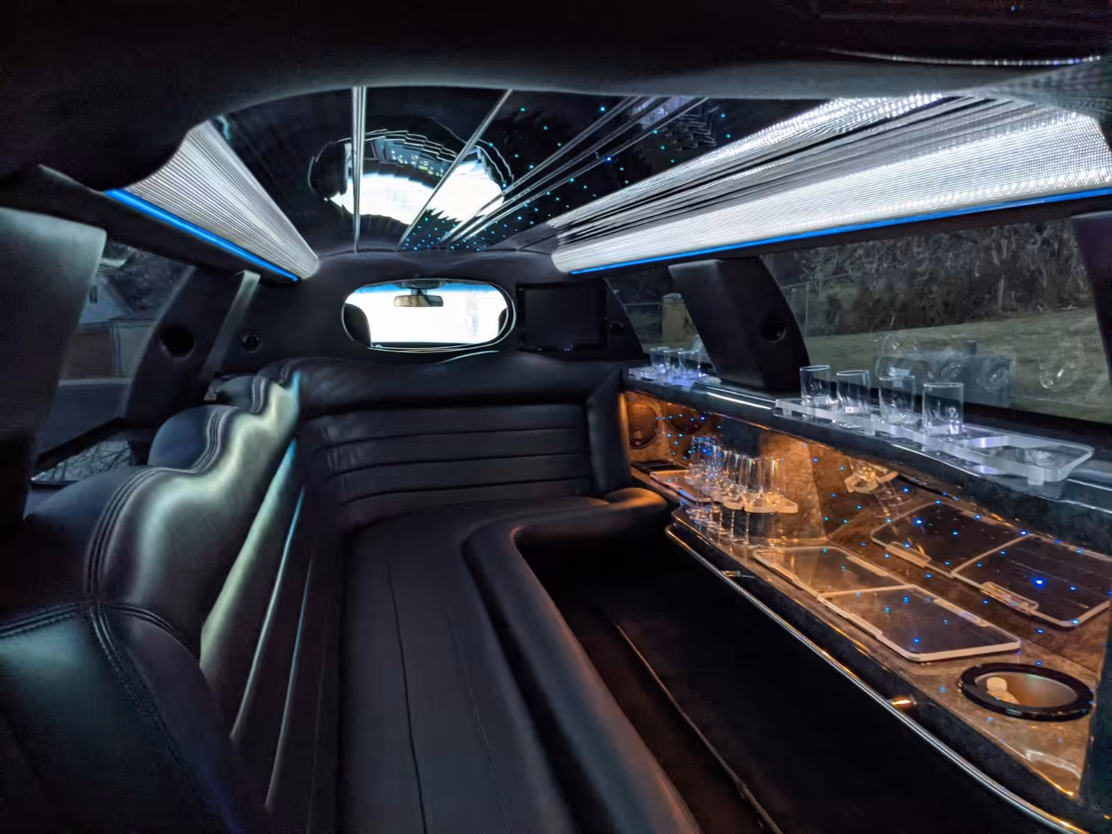 Hire a Chauffeur Service in Downtown Dubai | Riderzone