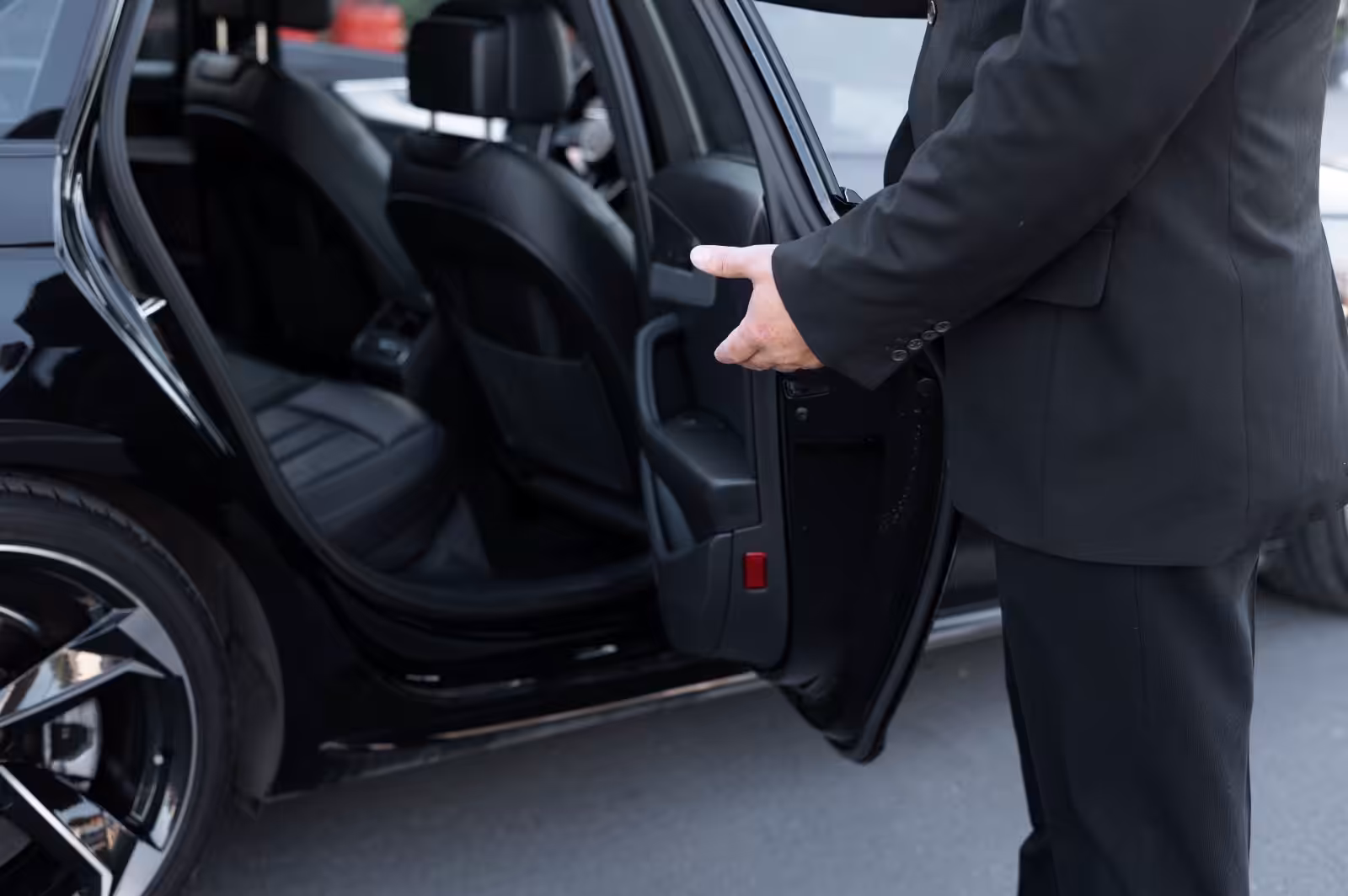 GITEX Global 2025: Luxury Chauffeur Services by Riderzone