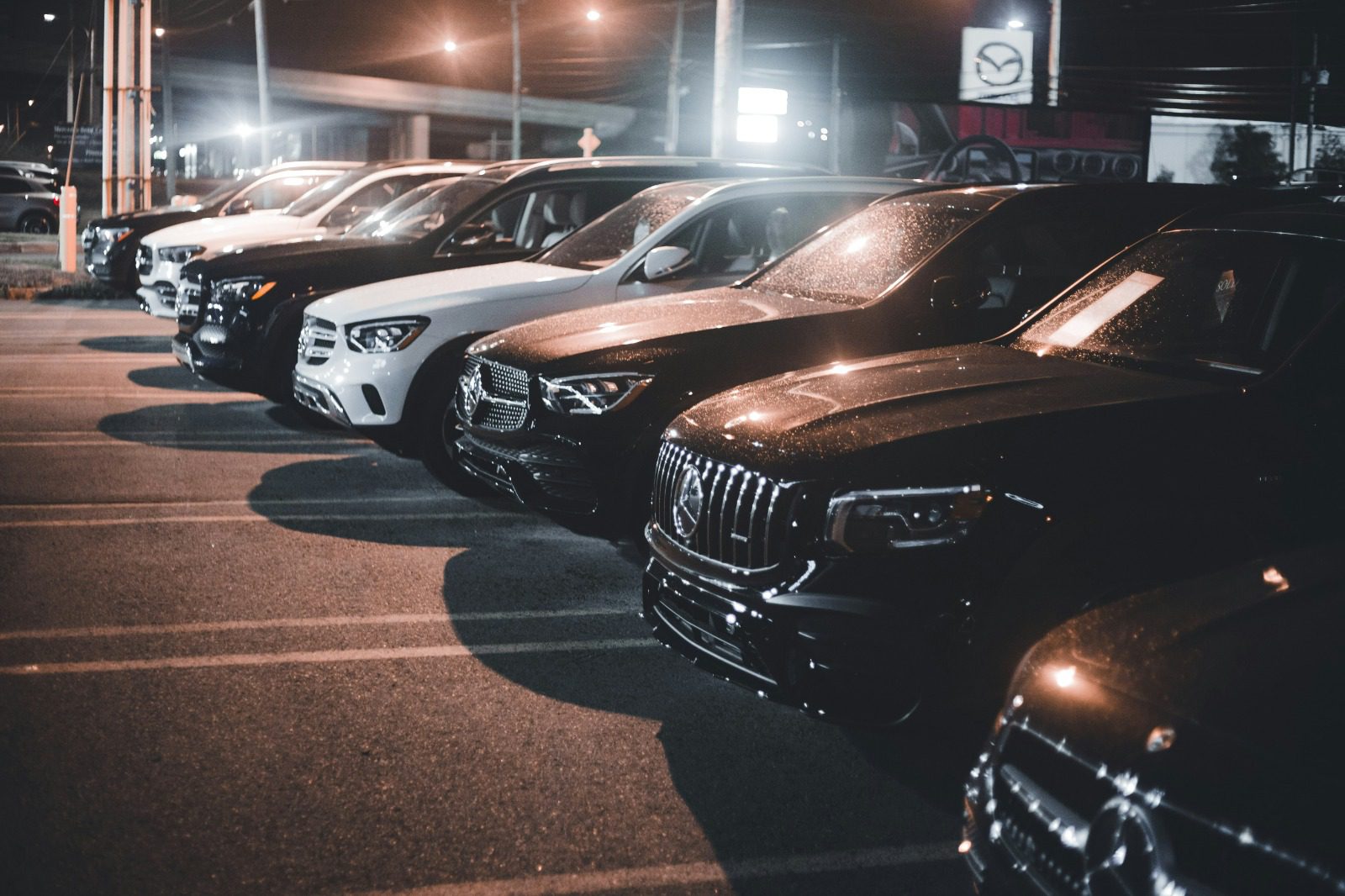 Essential Safety Tips for Booking Chauffeur Services in Dubai