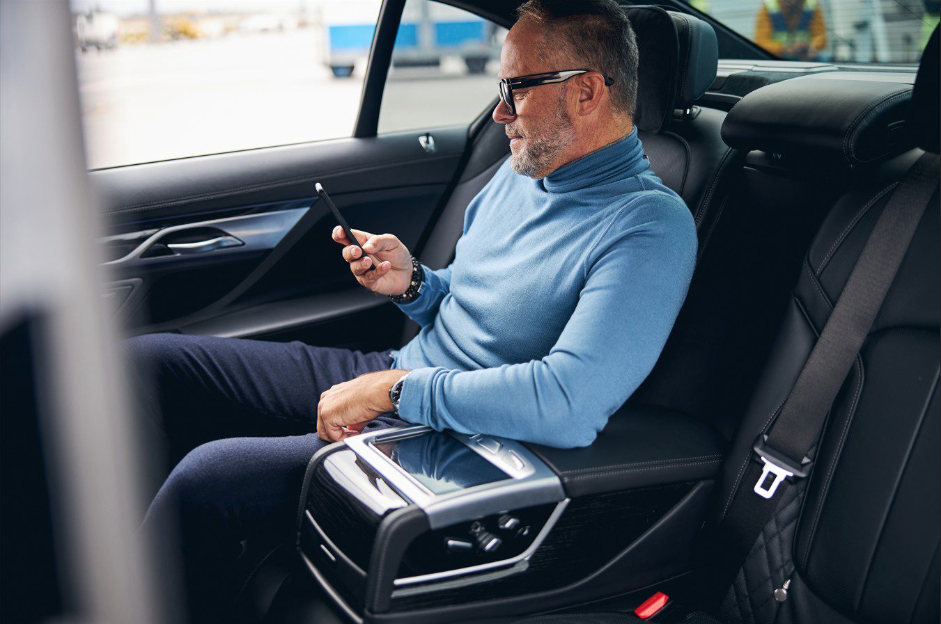 Self-Drive Rental vs Chauffeur Service in the UAE