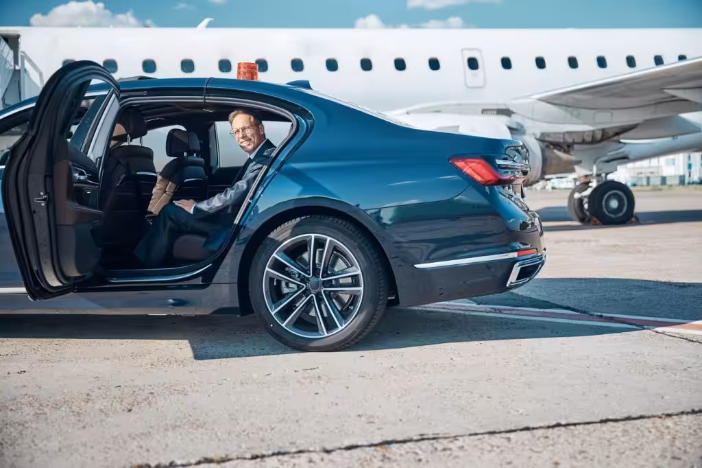 Riderzone Yearly Package: Save on UAE Luxury Chauffeurs
