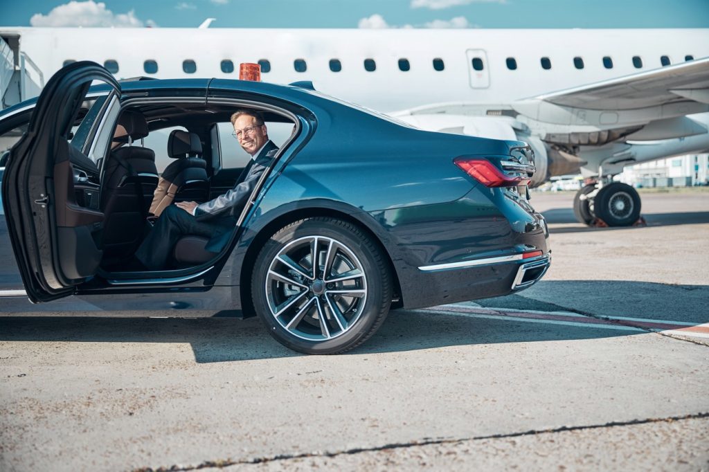 Riderzone Yearly Package: Save on UAE Luxury Chauffeurs