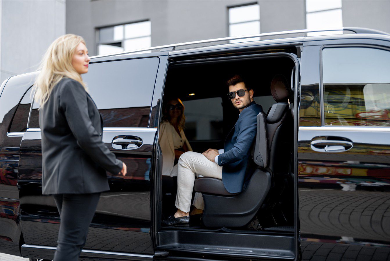 Riderzone Yearly Package: Save on UAE Luxury Chauffeurs