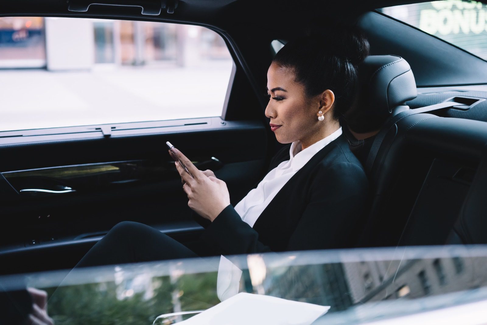 Private Transfers & Shuttles | Riderzone UAE