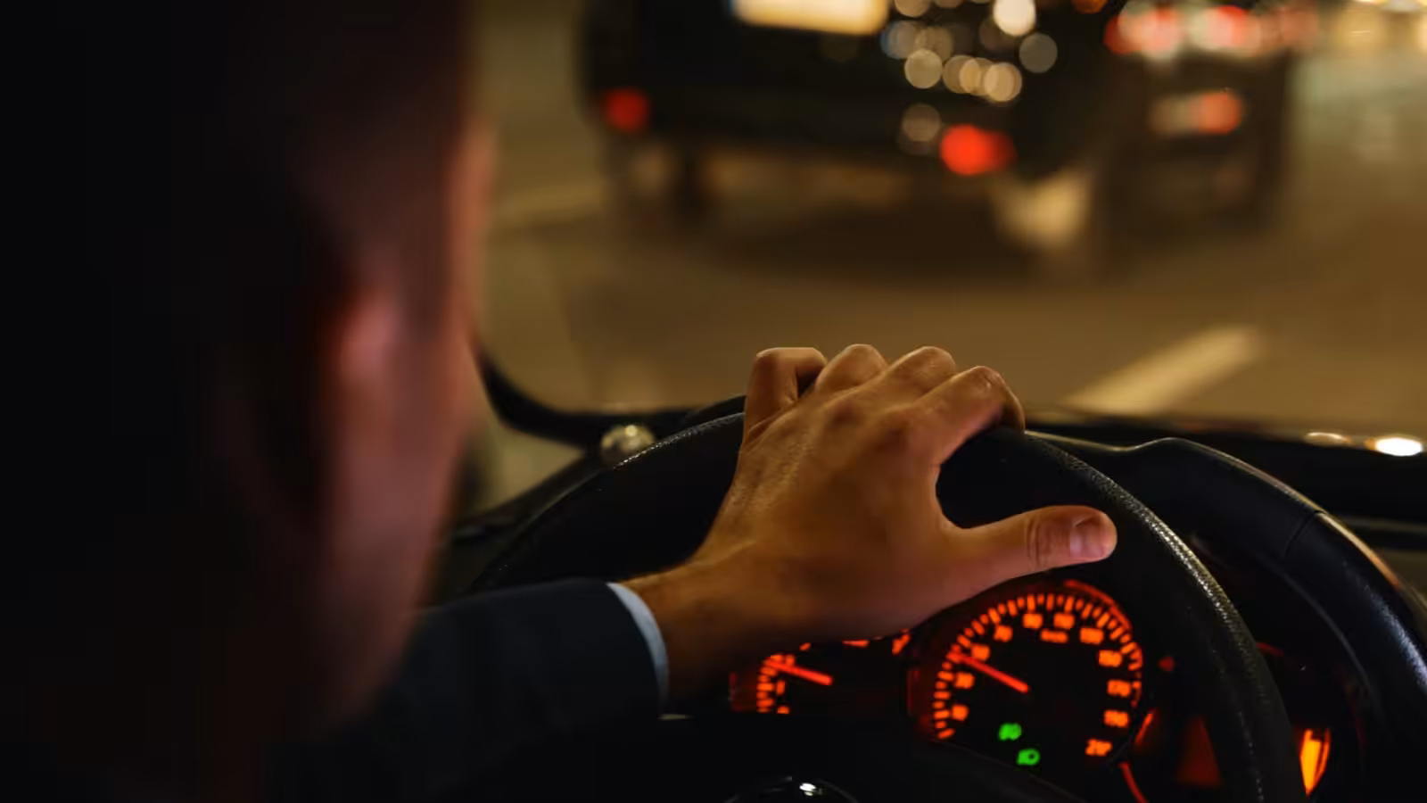 Seamless Daily Rides: Riderzone Dubai Chauffeur Contracts