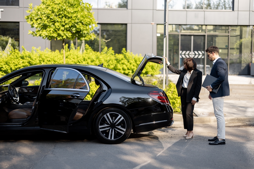 Key Benefits of Choosing Riderzone Chauffeur Services in Dubai Marina