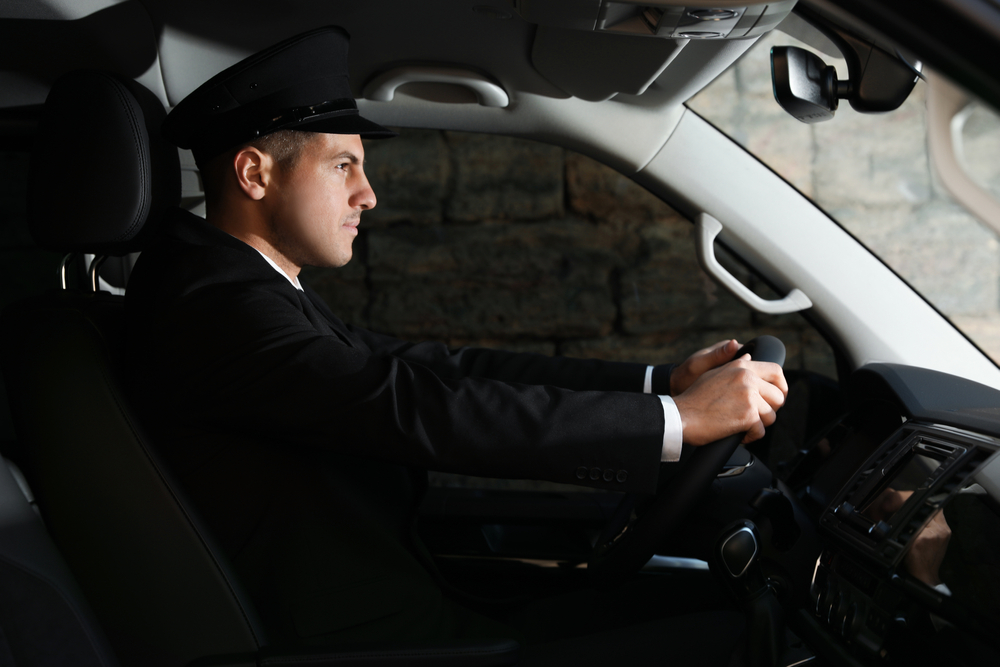 Why a Monthly Car with Driver Makes Sense in Dubai
